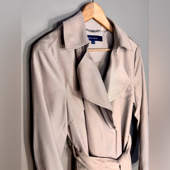 COLE HAAN Stone Trench Coat w/Belt - Picture 3 of 10